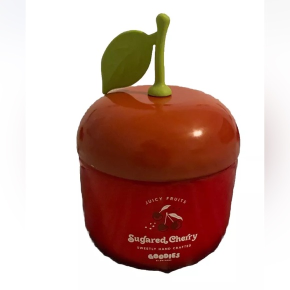 Goodies by DW Home Sugared Cherry Scented Candle Large Single Wick New - Picture 2 of 4